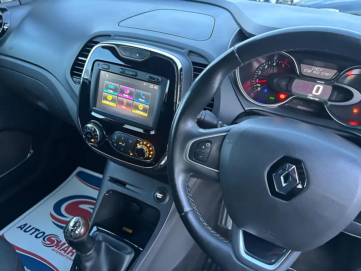 Used 2016 Renault Captur Energy Dynamique S Nav White - Interior and Exterior details 10