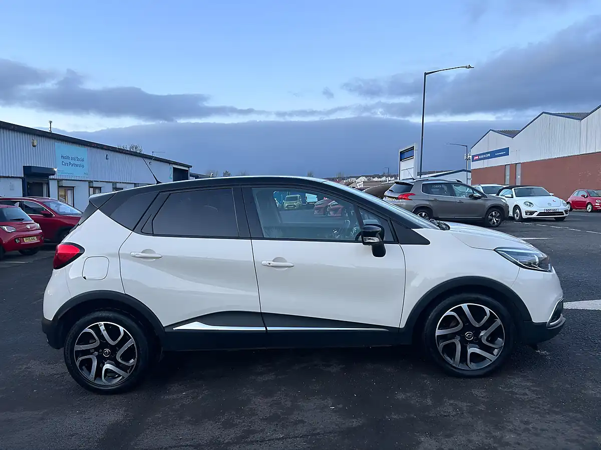 Used 2016 Renault Captur Energy Dynamique S Nav White - Interior and Exterior details 6