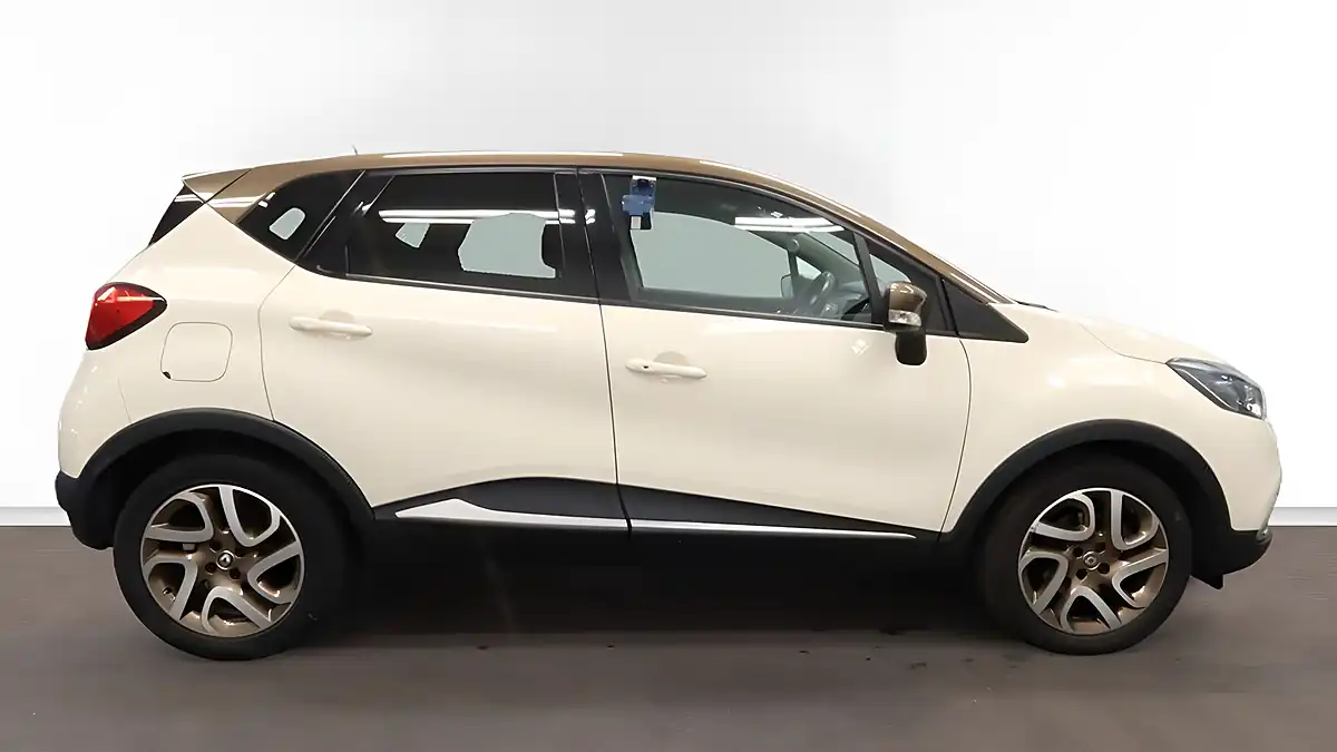 Used 2016 Renault Captur Energy Iconic Nav White - Interior and Exterior details 5