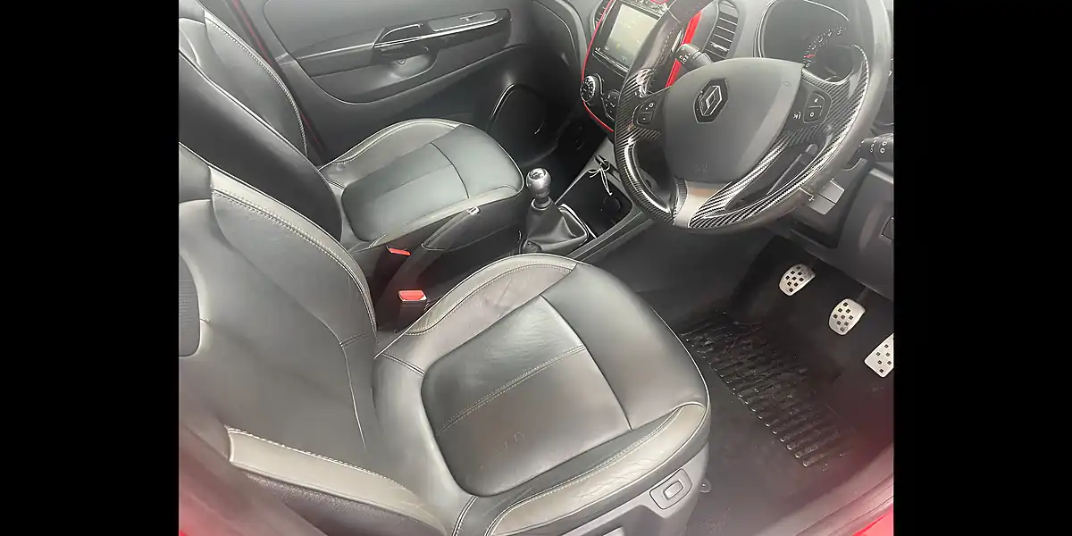 Used 2016 Renault Captur Energy Signature Nav Red - Interior and Exterior details 12