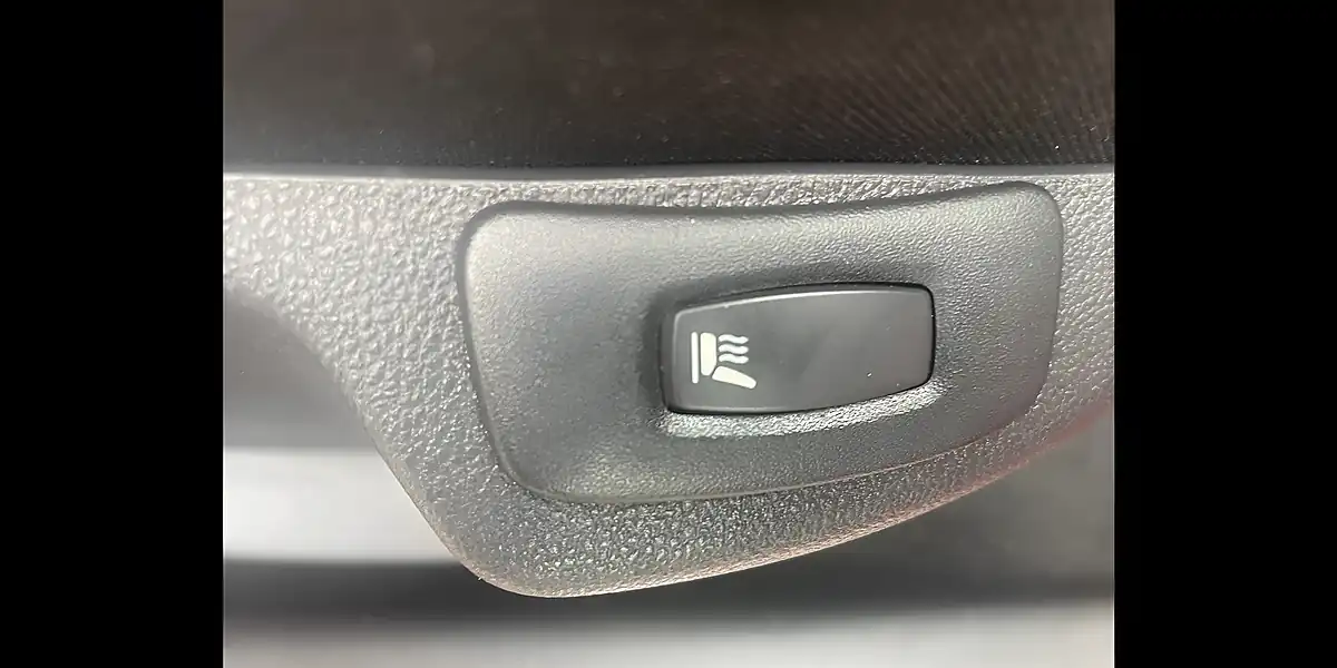 Used 2016 Renault Captur Energy Signature Nav Red - Interior and Exterior details 13