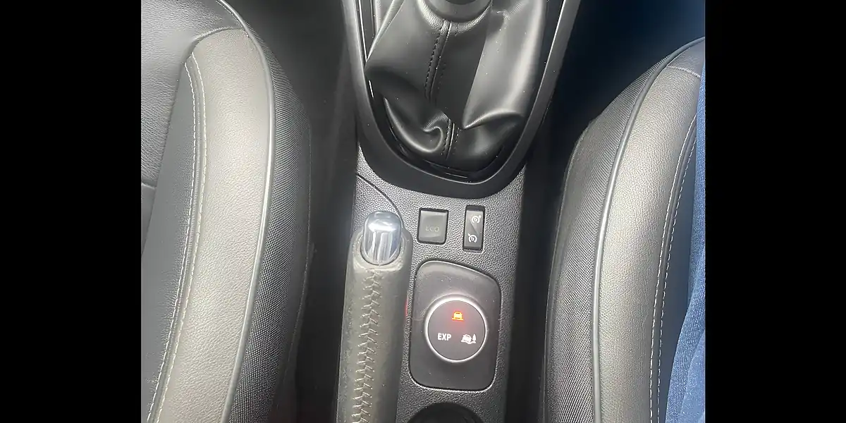 Used 2016 Renault Captur Energy Signature Nav Red - Interior and Exterior details 18