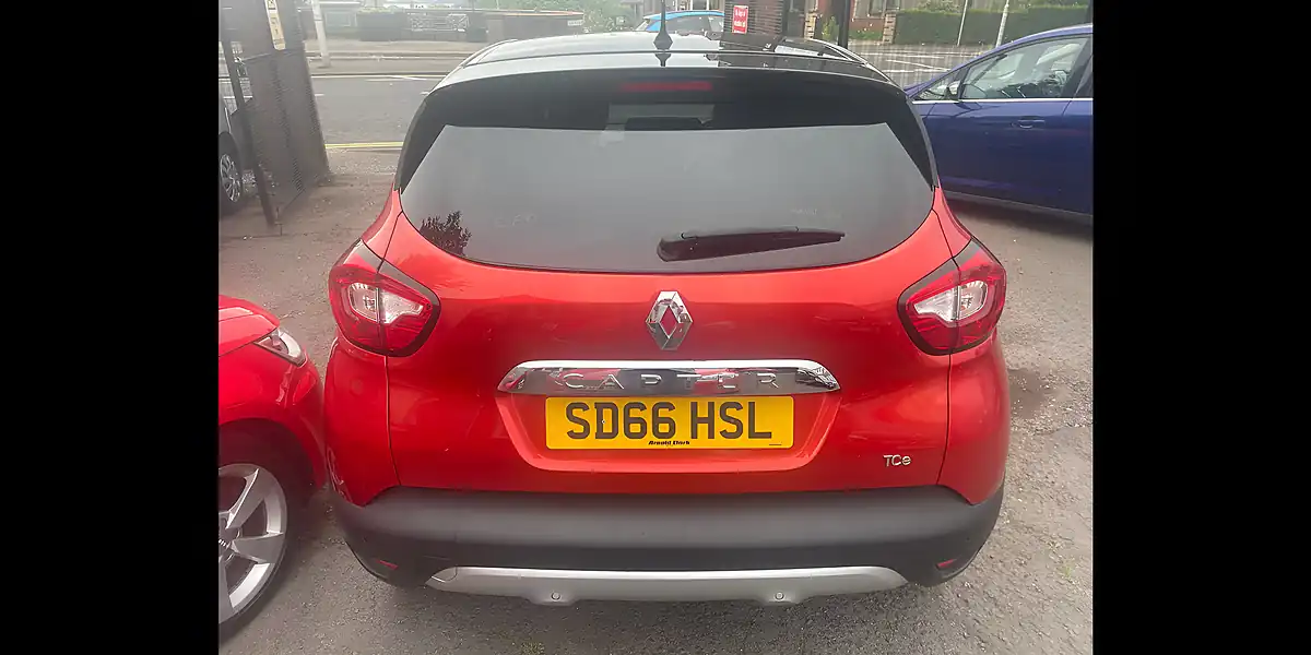 Used 2016 Renault Captur Energy Signature Nav Red - Interior and Exterior details 5