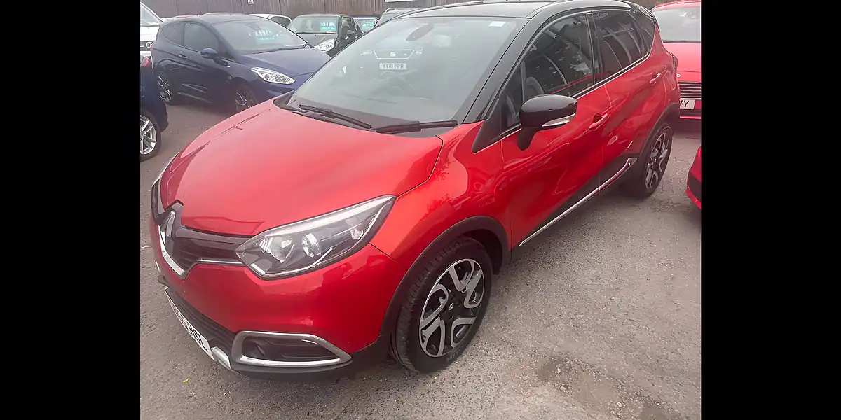 Used 2016 Renault Captur Energy Signature Nav Red - Interior and Exterior details 7