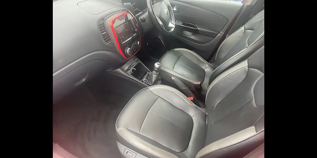 Used 2016 Renault Captur Energy Signature Nav Red - Interior and Exterior details 8