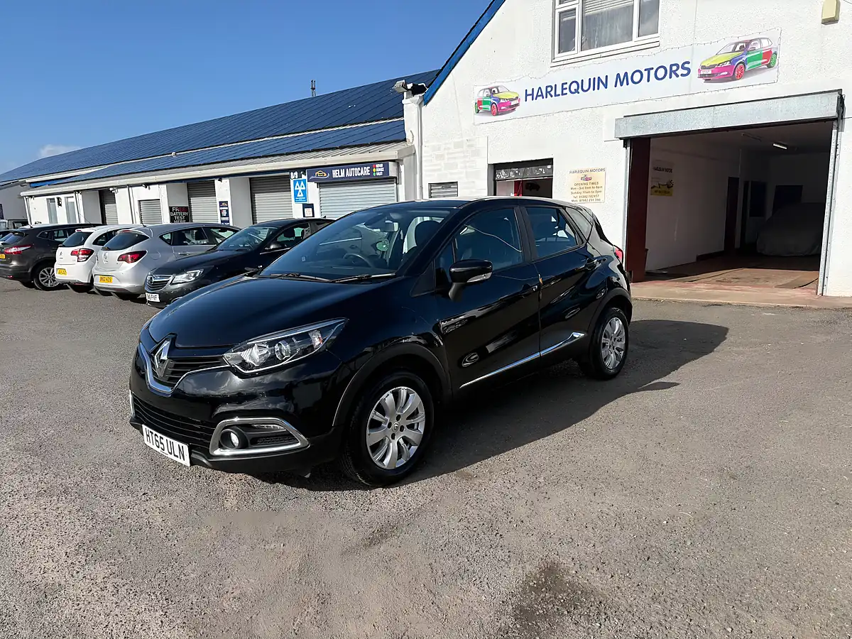 Used 2016 Renault Captur Expression Plus Black - Front View