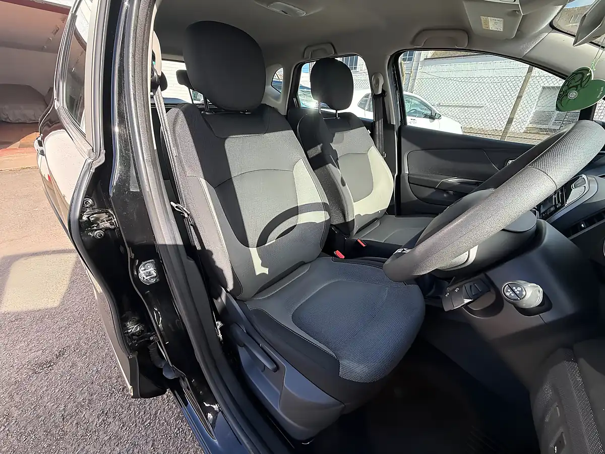 Used 2016 Renault Captur Expression Plus Black - Interior and Exterior details 10