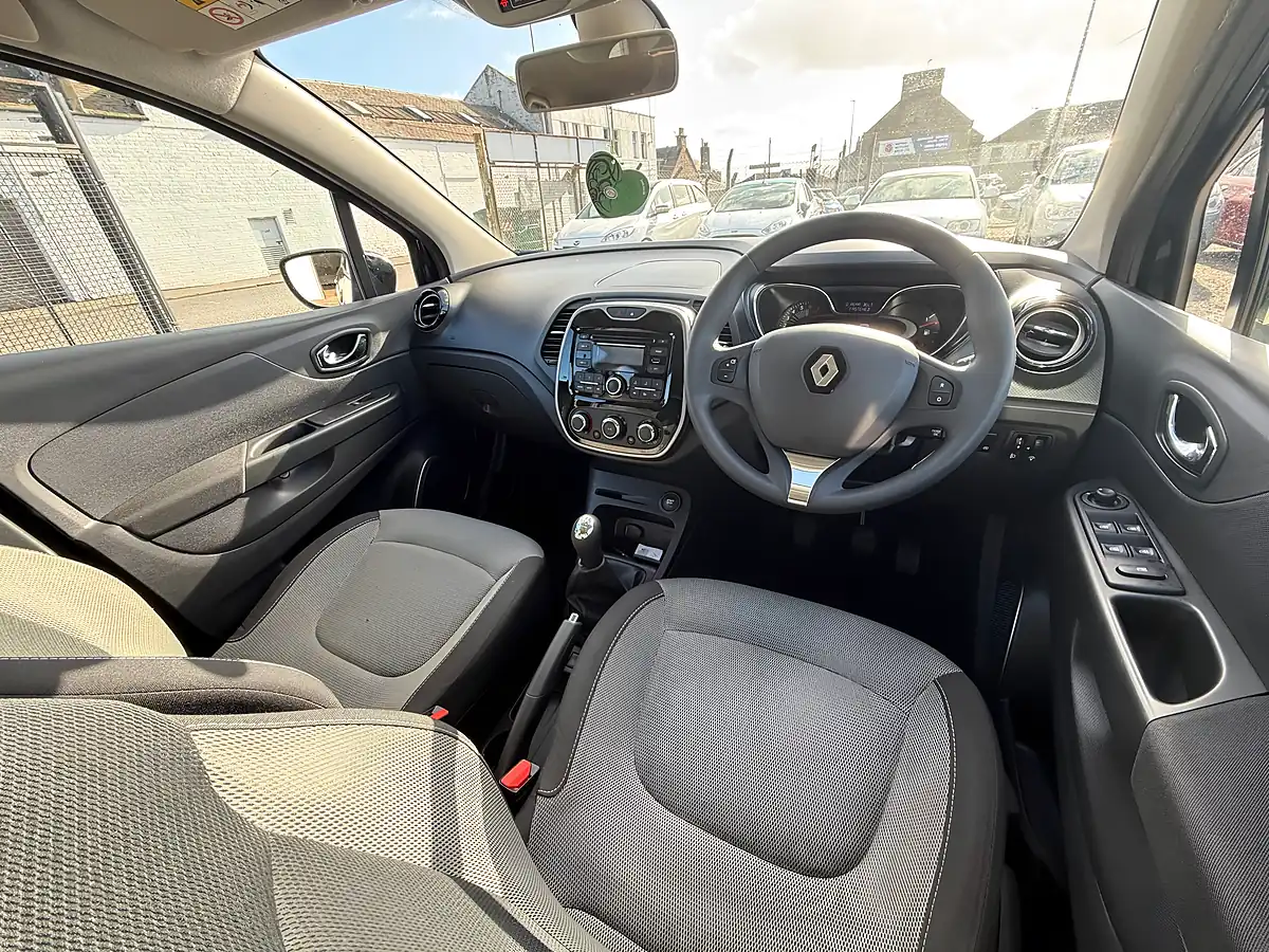 Used 2016 Renault Captur Expression Plus Black - Interior and Exterior details 11