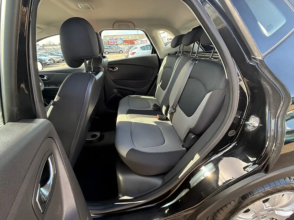 Used 2016 Renault Captur Expression Plus Black - Interior and Exterior details 15
