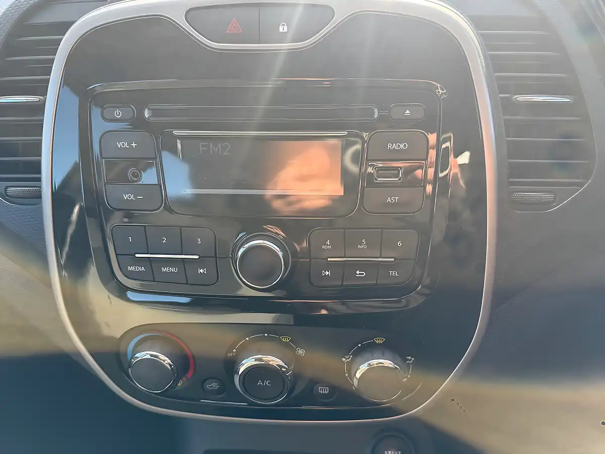 Used 2016 Renault Captur Expression Plus Black - Interior and Exterior details 18