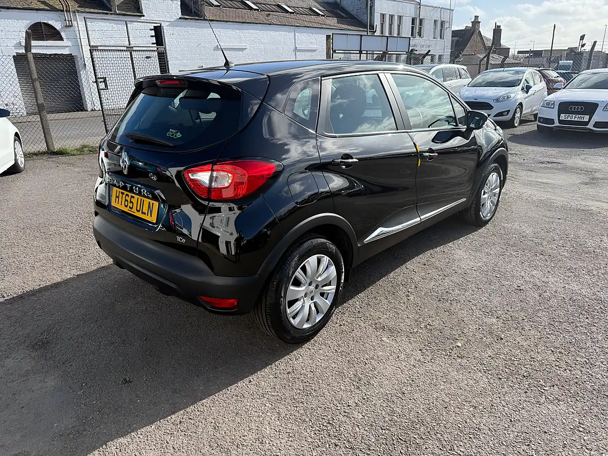 Used 2016 Renault Captur Expression Plus Black - Interior and Exterior details 4