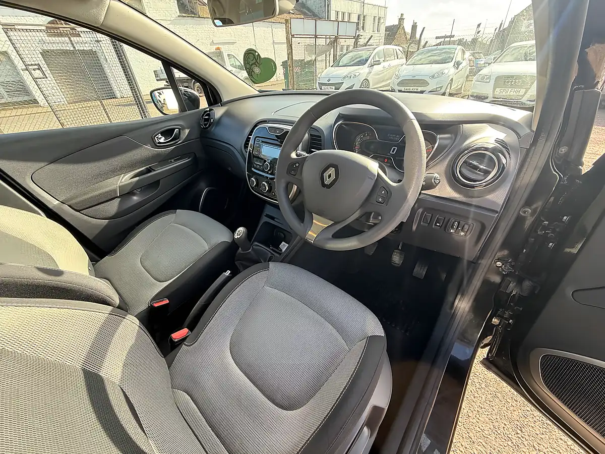 Used 2016 Renault Captur Expression Plus Black - Interior and Exterior details 9