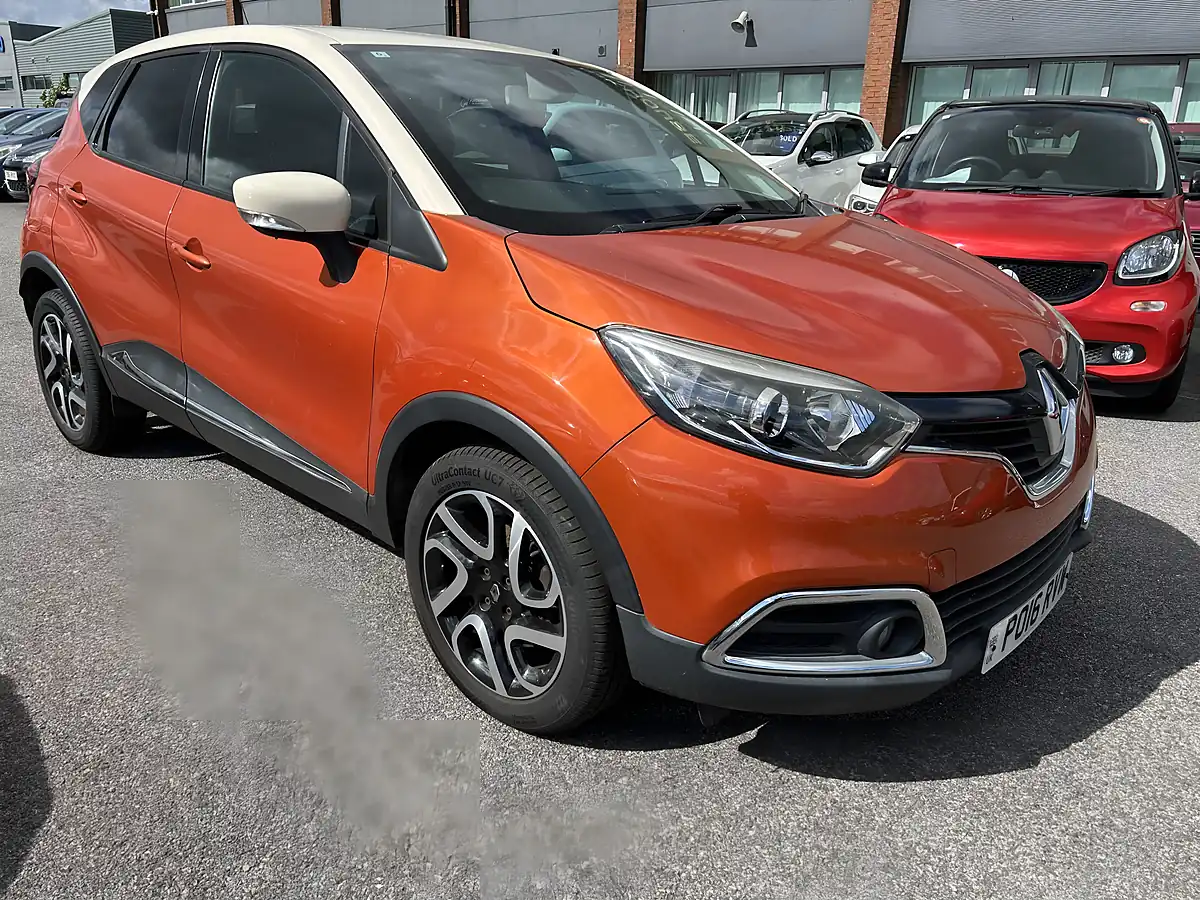 Used 2016 Renault Captur Orange - Front View