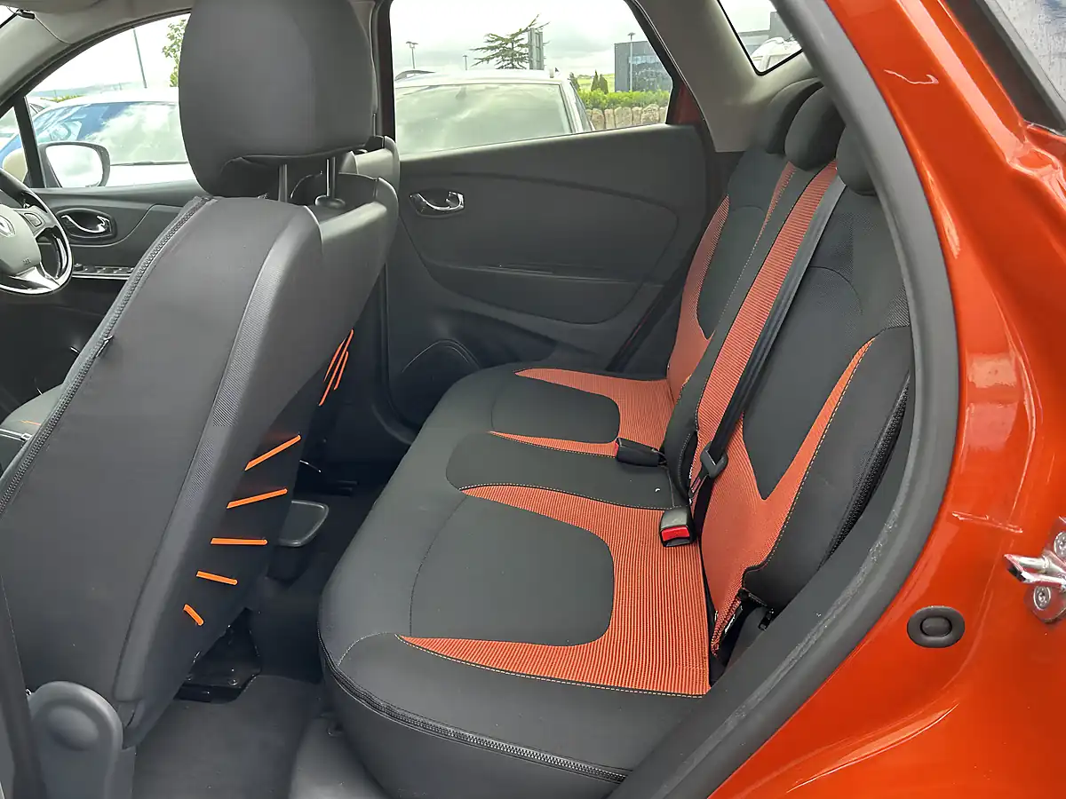 Used 2016 Renault Captur Orange - Interior and Exterior details 13