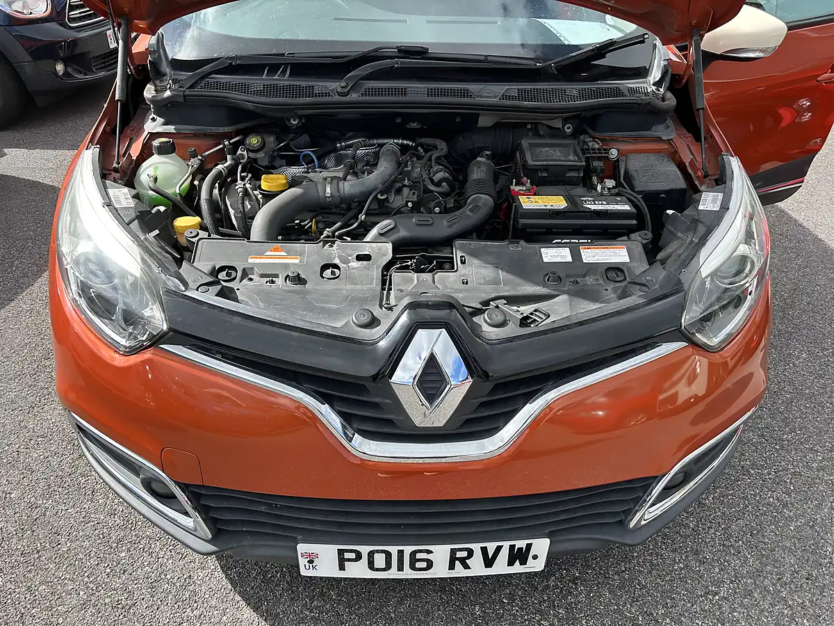 Used 2016 Renault Captur Orange - Interior and Exterior details 15