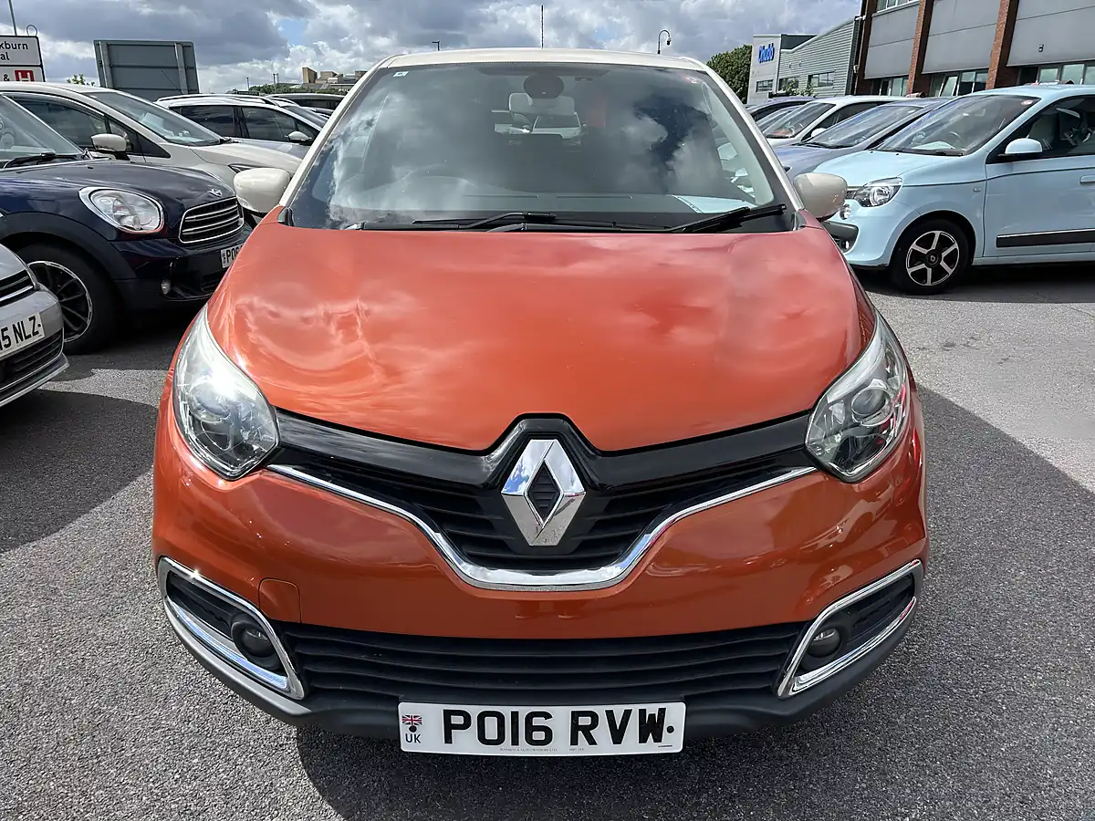 Used 2016 Renault Captur Orange - Interior and Exterior details 2