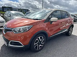 Used 2016 Renault Captur Orange - Interior and Exterior details 3