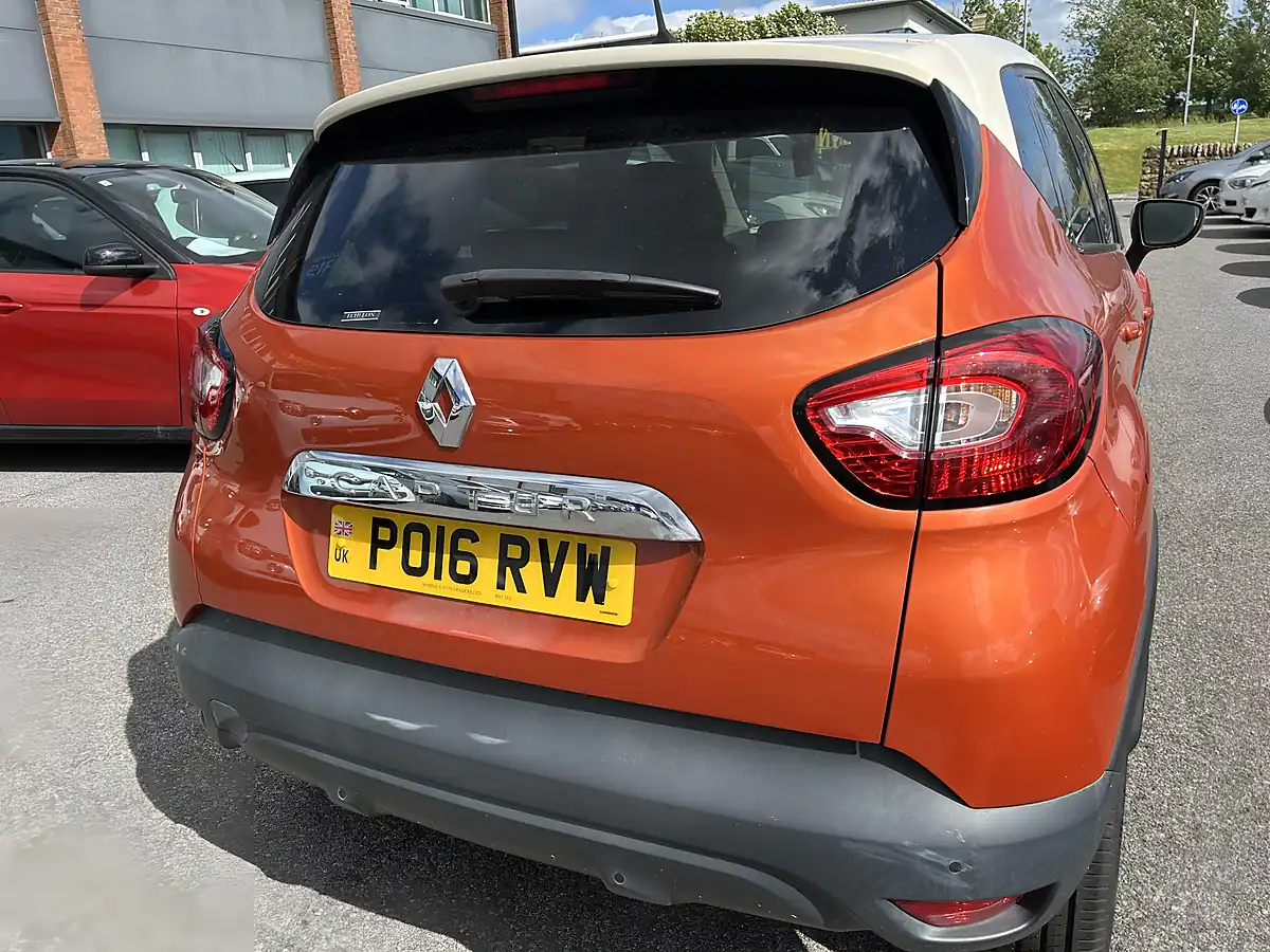 Used 2016 Renault Captur Orange - Interior and Exterior details 5