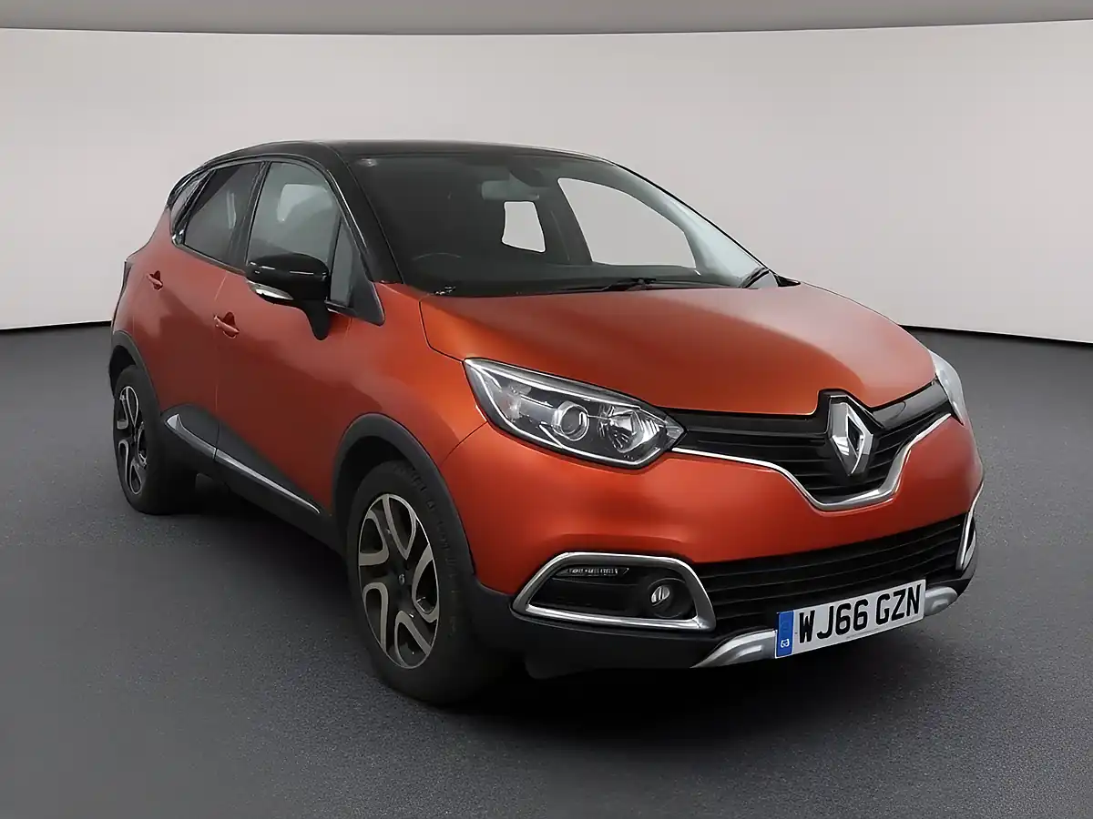 Used 2016 Renault Captur Signature Nav Flame Red - Front View