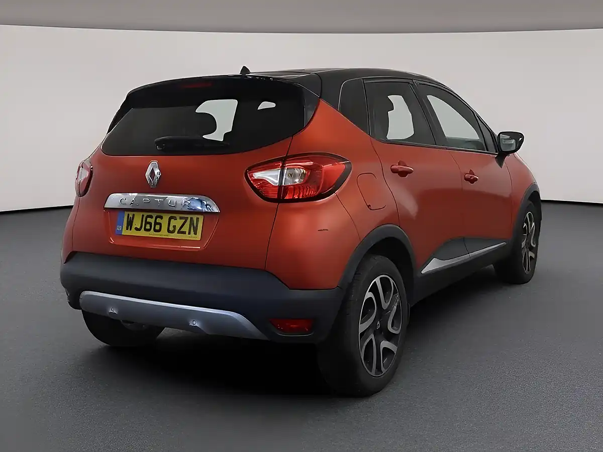 Used 2016 Renault Captur Signature Nav Flame Red - Interior and Exterior details 3