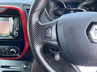 Used 2016 Renault Captur Signature Nav Red - Interior and Exterior details 13