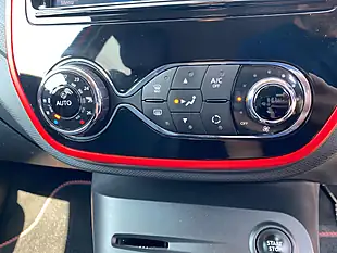 Used 2016 Renault Captur Signature Nav Red - Interior and Exterior details 16