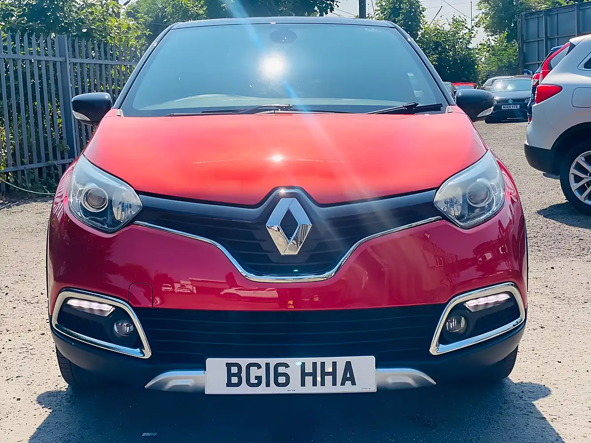 Used 2016 Renault Captur Signature Nav Red - Interior and Exterior details 2
