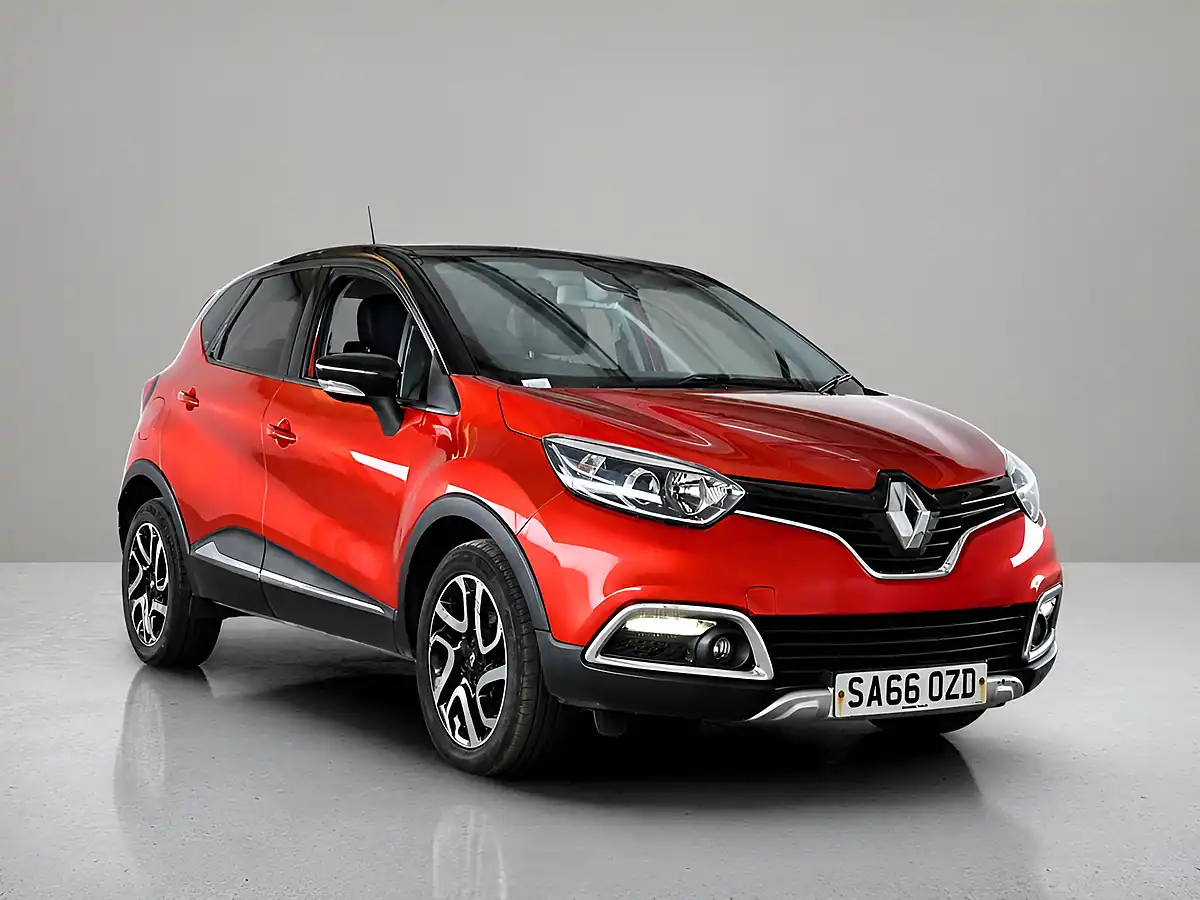 Used 2016 Renault Captur Signature Nav Red - Front View