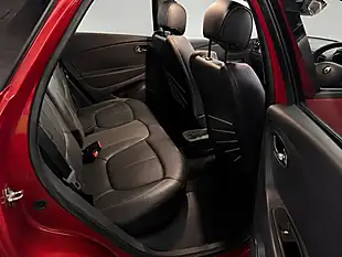 Used 2016 Renault Captur Signature Nav Red - Interior and Exterior details 5