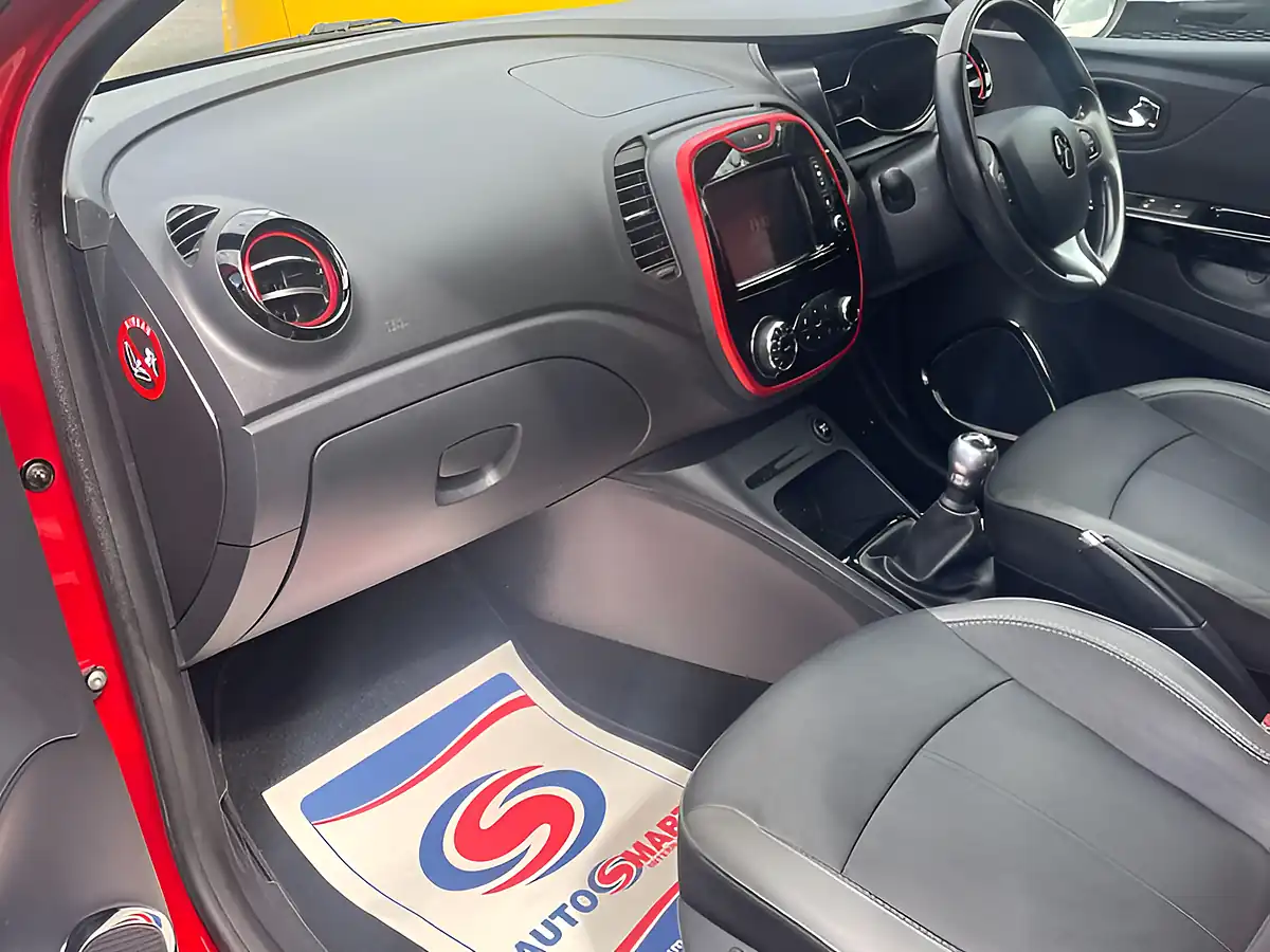 Used 2016 Renault Captur Signature Nav Red - Interior and Exterior details 13