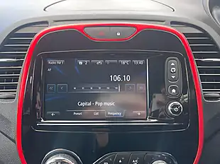 Used 2016 Renault Captur Signature Nav Red - Interior and Exterior details 14