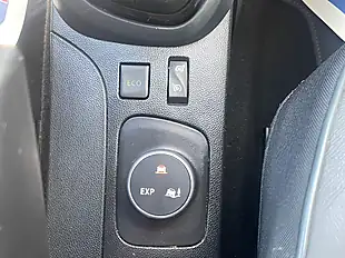 Used 2016 Renault Captur Signature Nav Red - Interior and Exterior details 18