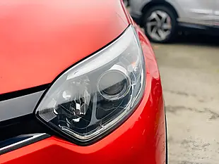 Used 2016 Renault Captur Signature Nav Red - Interior and Exterior details 11