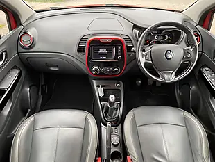 Used 2016 Renault Captur Signature Nav Red - Interior and Exterior details 4