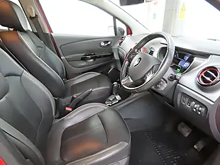Used 2016 Renault Captur Signature Nav Red - Interior and Exterior details 8