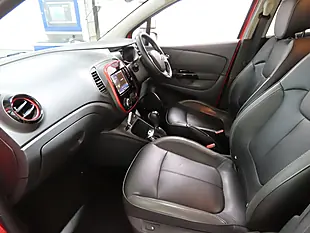 Used 2016 Renault Captur Signature Nav Red - Interior and Exterior details 9