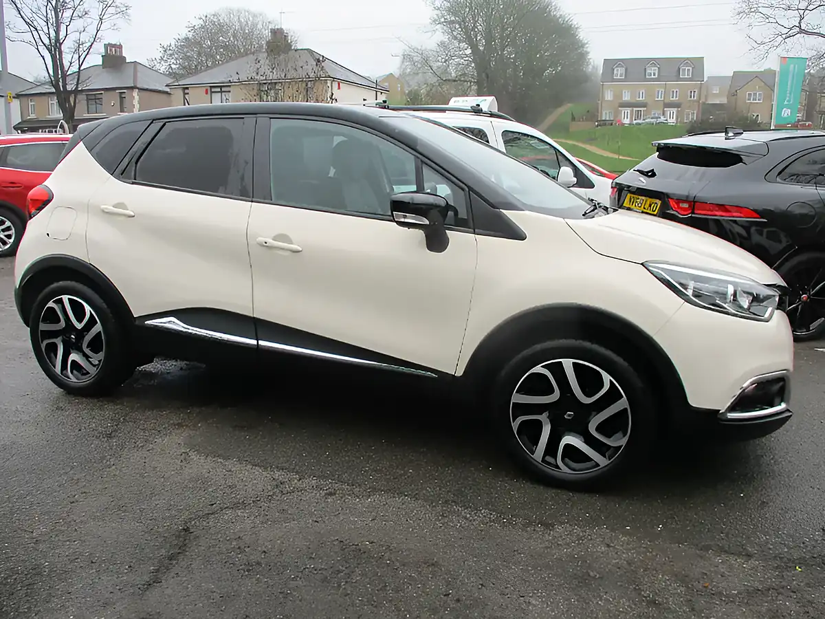 Used 2016 Renault Captur Signature Nav White - Front View