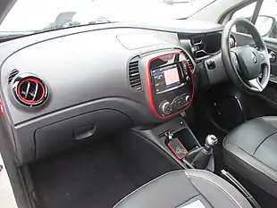 Used 2016 Renault Captur Signature Nav White - Interior and Exterior details 18