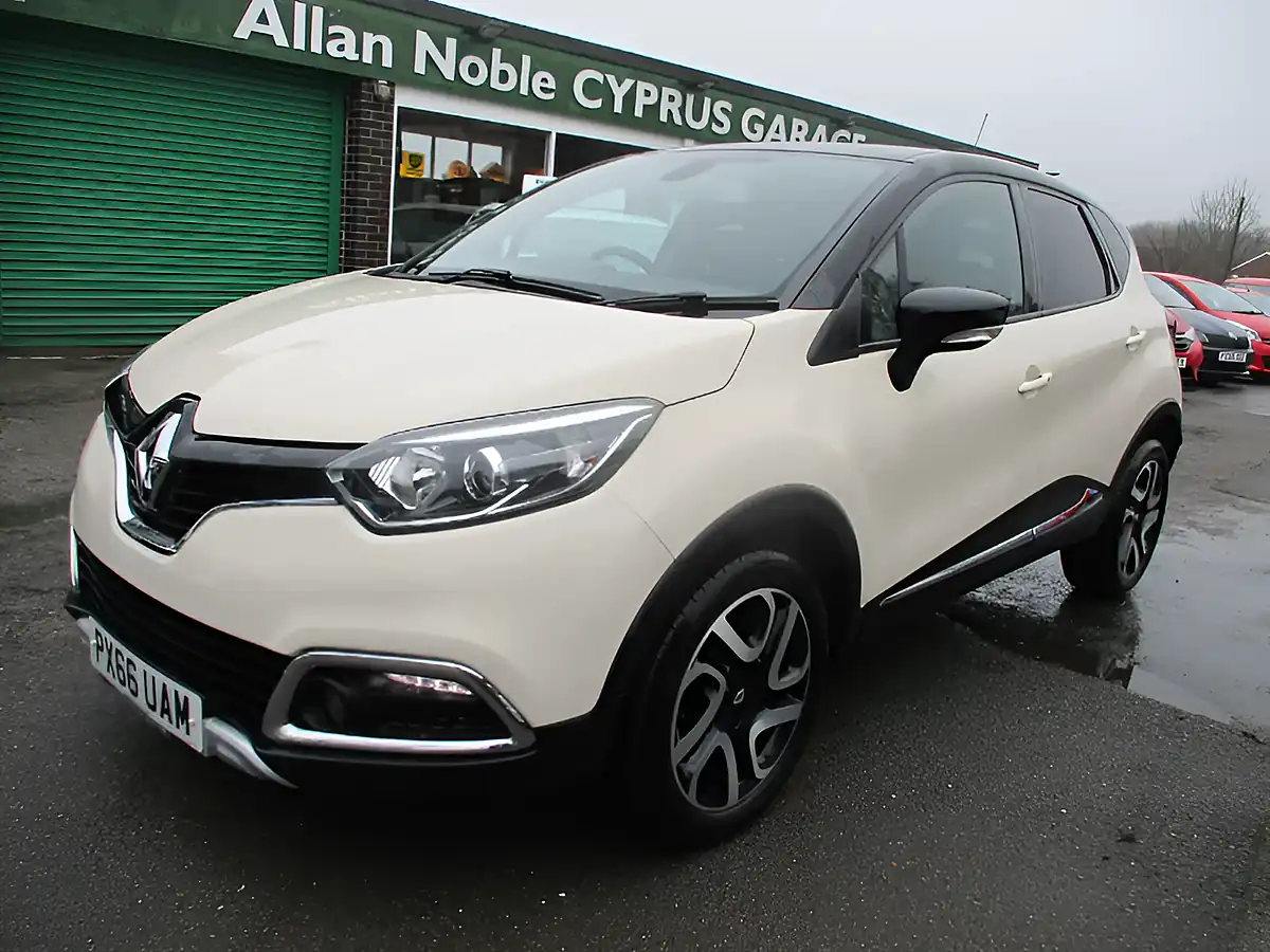 Used 2016 Renault Captur Signature Nav White - Interior and Exterior details 2
