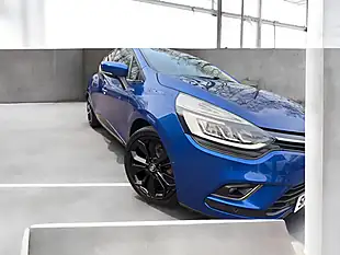 Used 2016 Renault Clio Blue - Interior and Exterior details 11