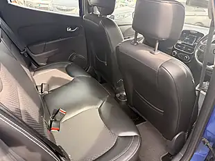 Used 2016 Renault Clio Blue - Interior and Exterior details 19