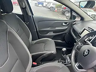 Used 2016 Renault Clio Dynamique Nav Black - Interior and Exterior details 10