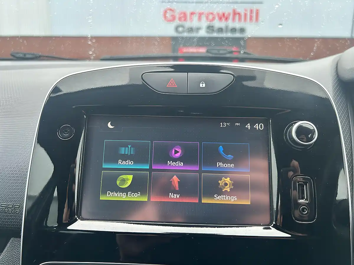 Used 2016 Renault Clio Dynamique Nav Black - Interior and Exterior details 13