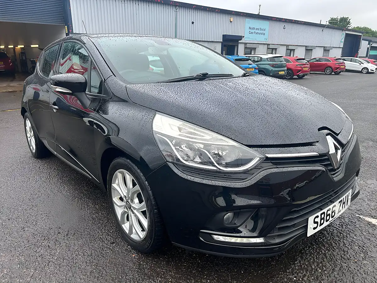 Used 2016 Renault Clio Dynamique Nav Black - Interior and Exterior details 3