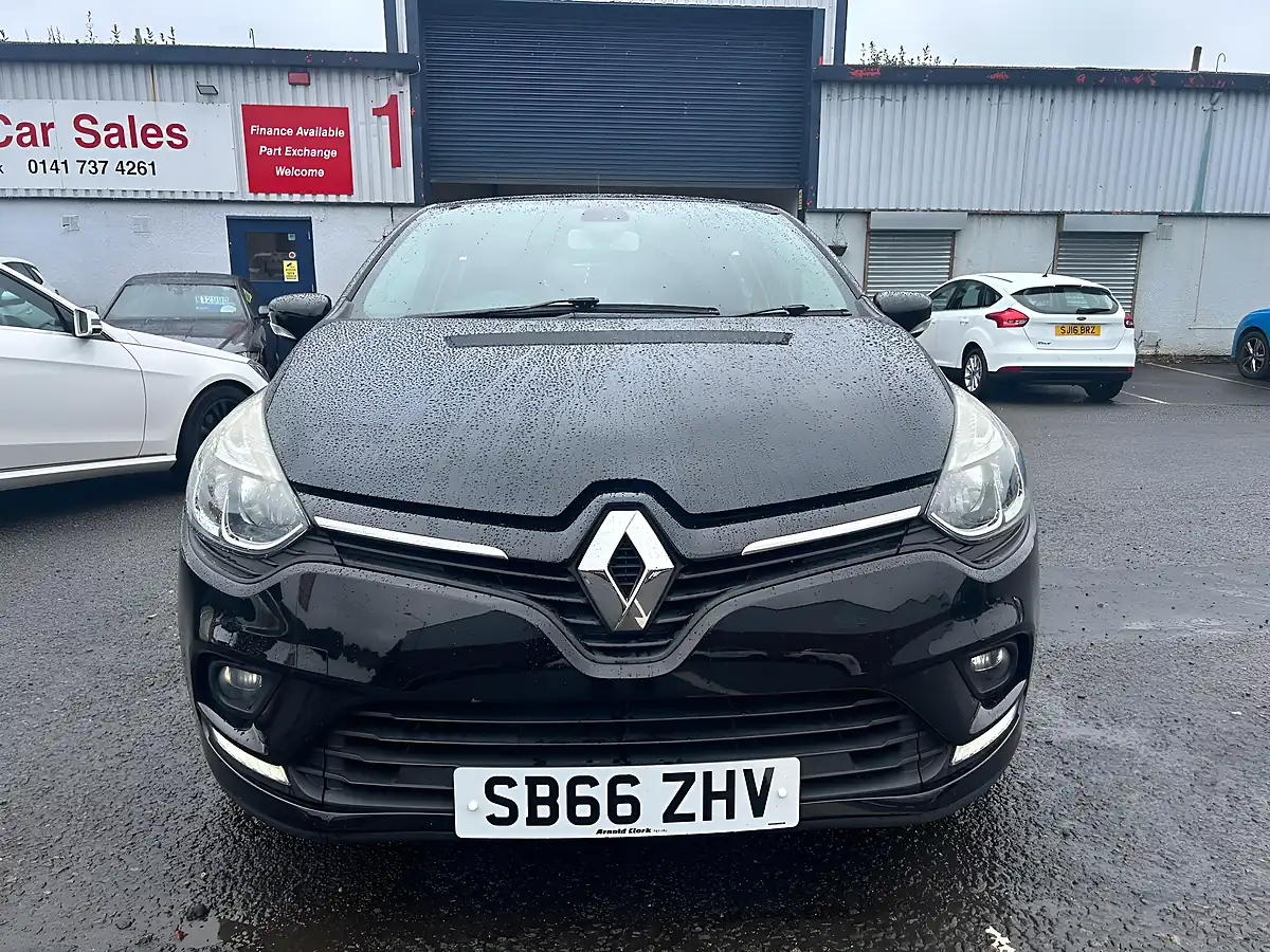 Used 2016 Renault Clio Dynamique Nav Black - Interior and Exterior details 6