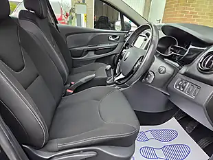 Used 2016 Renault Clio Dynamique Nav Black - Interior and Exterior details 10