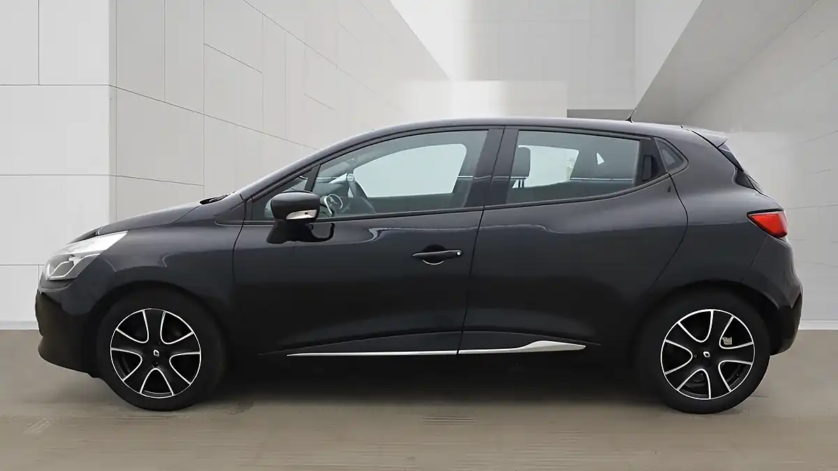 Used 2016 Renault Clio Dynamique Nav Black - Interior and Exterior details 17
