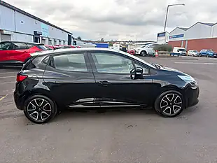 Used 2016 Renault Clio Dynamique Nav Black - Interior and Exterior details 11