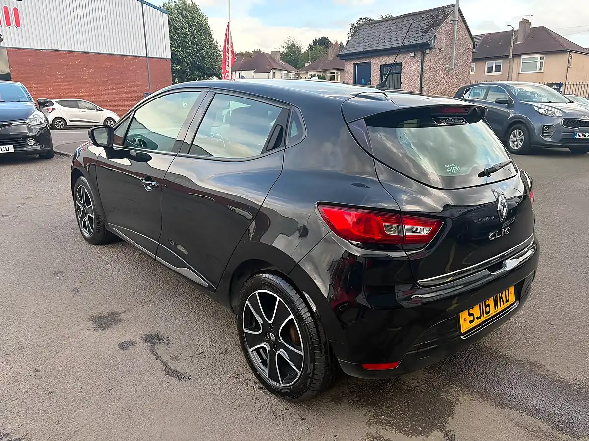 Used 2016 Renault Clio Dynamique Nav Black - Interior and Exterior details 3