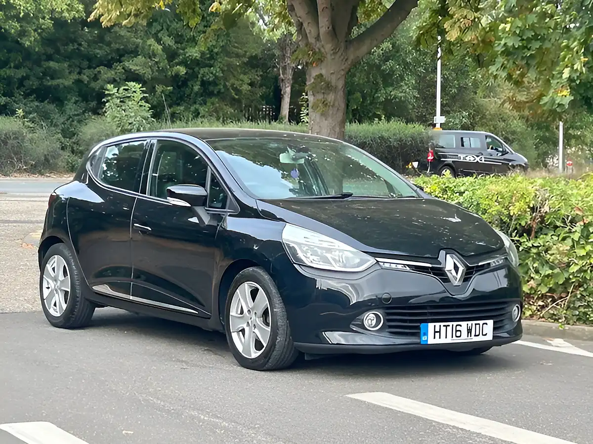 Used 2016 Renault Clio Dynamique Nav Black - Interior and Exterior details 2